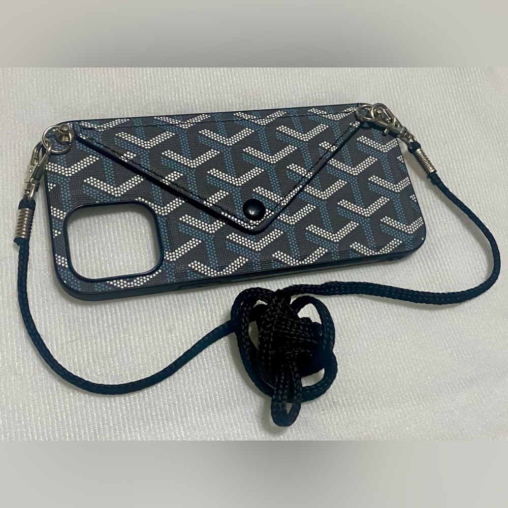 ❌ FREE IN YOUR BUNDLE ❌Stylish Blue and White Phone Case with Strap - Picture 6 of 11
